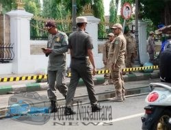 Satpol PP Pamekasan Tertibkan PKL di Kawasan Arek Lancor Pamekasan