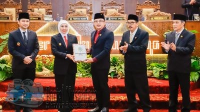 DPRD Jatim Setujui LKPJ Akhir Tahun Anggaran 2024, Gubernur Khofifah Pastikan Semua Rekomendasi Jadi Acuan Perbaikan Pembangunan Jatim