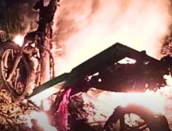 Diduga Selingkuh dengan Istri Orang, Pemuda di Omben Disandera Warga, Motor Dibakar