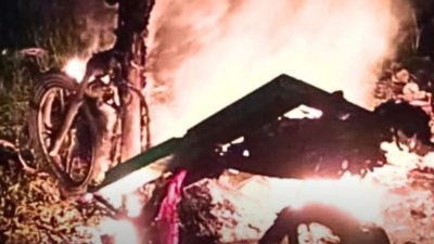 Diduga Selingkuh dengan Istri Orang, Pemuda di Omben Disandera Warga, Motor Dibakar