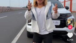 Viral! Kreator TikTok Hentikan Mobil di Jalur Cepat Jembatan Suramadu, Picu Kecaman dan Sorotan Polisi