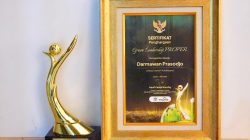 Dirut PLN Darmawan Prasodjo Raih Penghargaan Green Leadership, PLN Borong 11 PROPER Emas KLH 2025