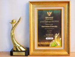 Dirut PLN Darmawan Prasodjo Raih Penghargaan Green Leadership, PLN Borong 11 PROPER Emas KLH 2025