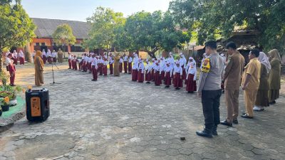 POLRES PAMEKASAN GENCARKAN PROGRAM “POLISI MASUK SEKOLAH”, BENTUK KARAKTER DISIPLIN DAN ANTI-BULLYING SEJAK DINI