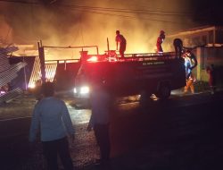 Gudang Kayu dan Toko Bangunan di Pasean Hangus Terbakar, Kerugian Ditaksir Capai Rp 2 Miliar