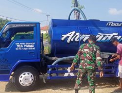 Krisis Air Teratasi, Babinsa Tlanakan Kawal Distribusi Air ke Warga