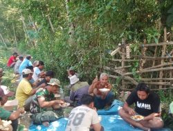 Swadaya Masyarakat, Warga & TNI Kompak Perbaiki Jembatan Gantung di Nyormanis Blega Bangkalan