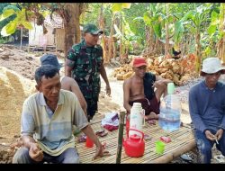 Dekat dengan Rakyat, Babinsa Pasean Perkuat Silaturahmi di Dempo Barat