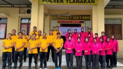 Kapolsek Tlanakan Pimpin Olahraga Bersama, Perkuat Kekompakan Anggota dan Bhayangkari