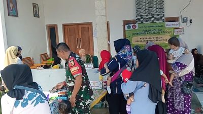 Babinsa Pamekasan Aktif Dampingi Posyandu, Warga Diajak Rutin Periksa Kesehatan