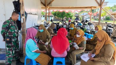 Babinsa dan Puskesmas Sopa’ah Bersinergi Jaga Kesehatan Lansia di Pademawu