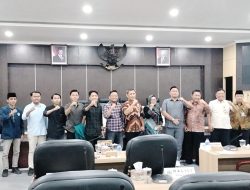 BEM Pamekasan Audiensi ke DPRD, Tuntut UHC Prioritas Dihidupkan Lag