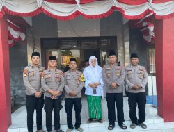 Kunjungi Muridnya Kapolsek Blega, Habib Luthfi: Jaga Silaturahmi dengan Ulama dan Tokoh Masyarakat 