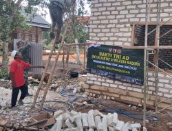 Gotong Royong Bangun RTLH, Babinsa Tlagah Pastikan Hunian Warga Segera Rampung
