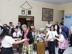 PLN Icon Plus Hadirkan Layanan Kesehatan dan Bantuan Sosial bagi Lansia di Rumah Belas Kasih Malang
