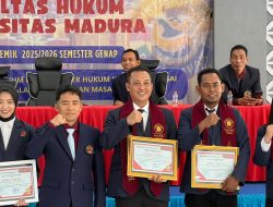 Pertama dalam Sejarah, Nur Ahmadi Advokat 45 Tahun Jadi Lulusan Terbaik Magister Hukum UNIRA