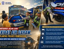 Antisipasi Jalan Licin Akibat Air Garam, Satlantas Polres Pamekasan Edukasi Sopir Truk